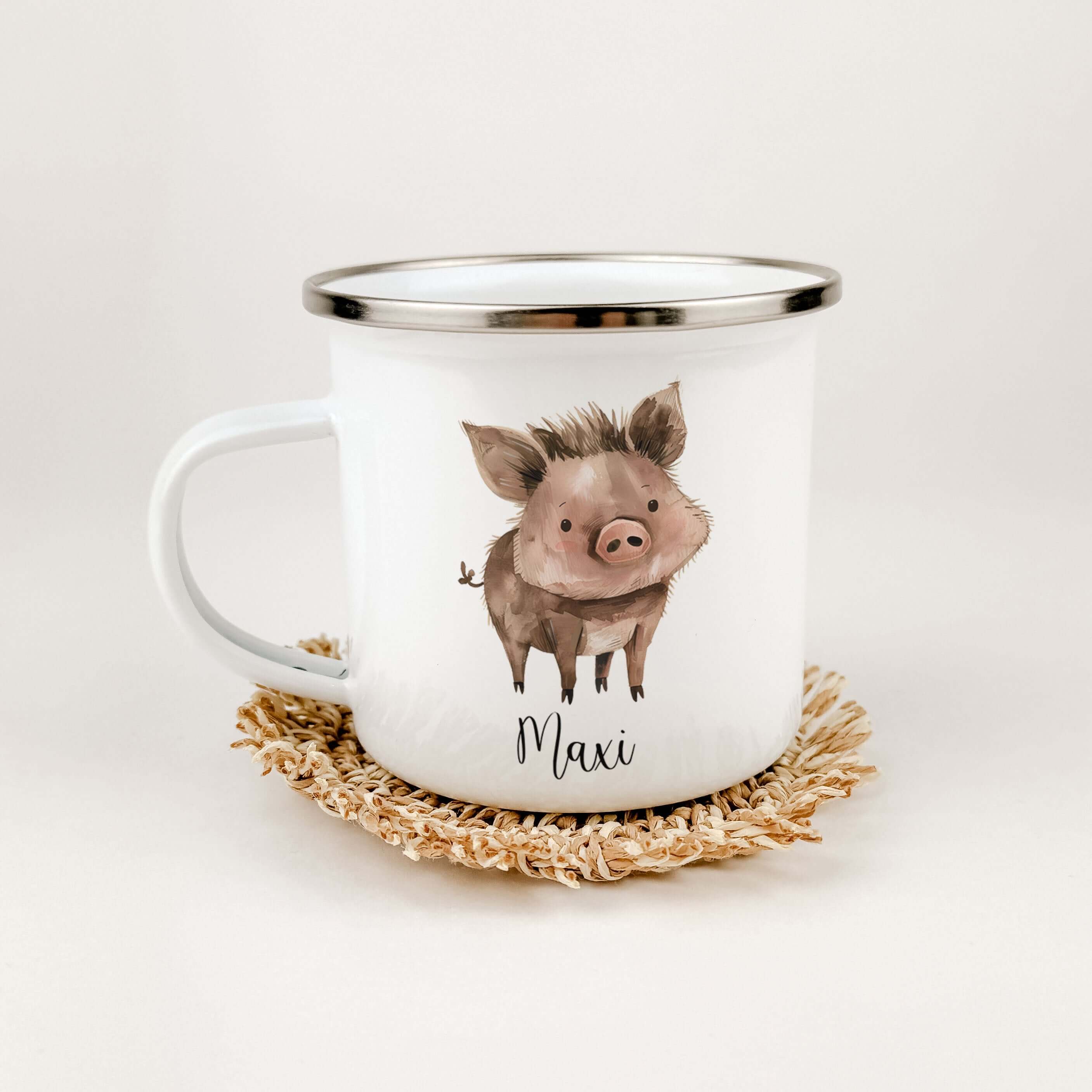 Emaille Tasse Wildschwein-famprints-Emaille Tasse-Entdecke die bezaubernde Emaille Tasse Wildschwein, die nicht nur ein praktisches Trinkgefäß, sondern auch ein persönliches Geschenk ist. Diese Emaille Tasse personalisiert zaubert jedem Kind ein Lächeln i