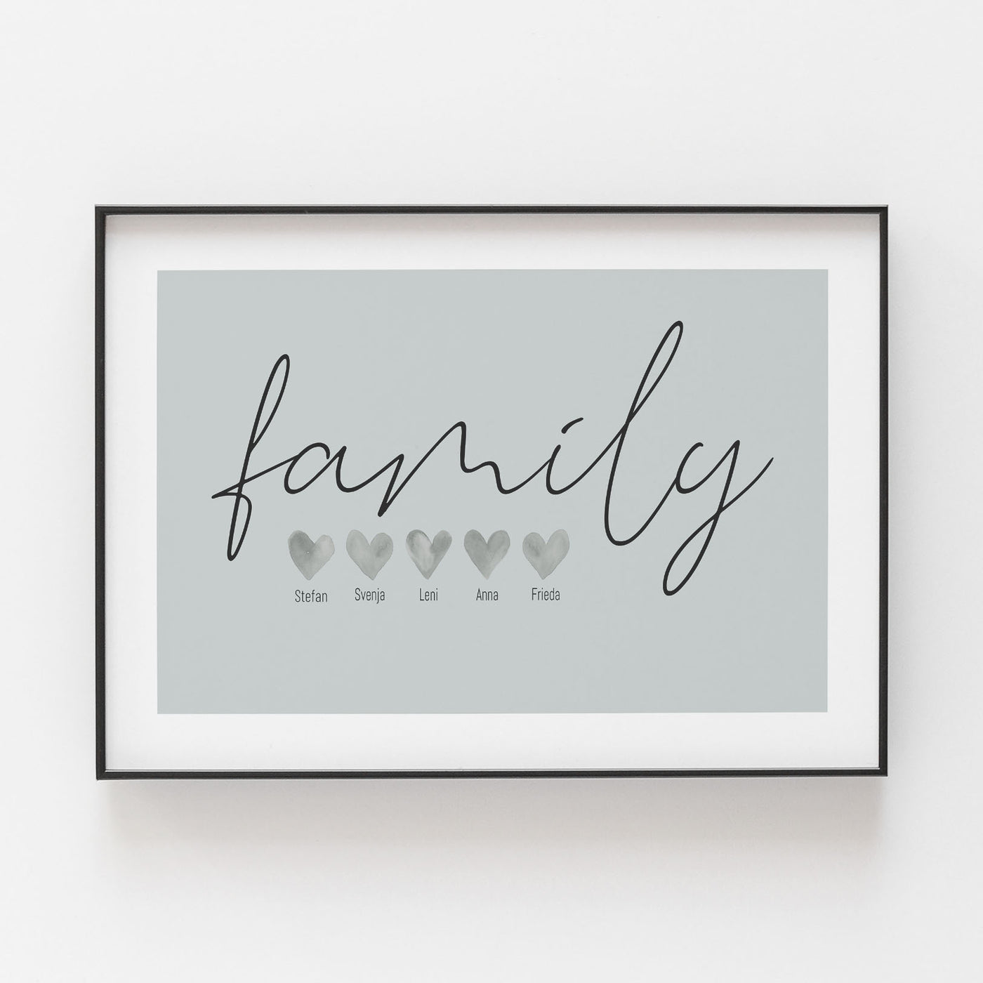 Familienposter 'Family' Herz Bestseller, BF alt, Familienposter, Personalisiertes Poster Personalisiertes Poster Größe: Digitaler Download Farbe: Fog Green famprints