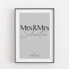 Hochzeit Poster Mrs & Mrs Bestseller, Liebe Poster, Personalisiertes Poster Personalisiertes Poster Größe: Digitaler Download Farbe: Polish Grey famprints