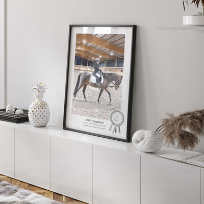 Pferde Poster Reitturnier Foto Poster, Neuheit, Personalisiertes Poster, Pferde Poster Personalisiertes Poster Größe: Digitaler Download, 13x18cm, 21x30cm, 30x40cm, 40x50cm, 50x70cm, 61x91cm Fotodarstellung: in Farbe, in Schwarz-Weiß famprints